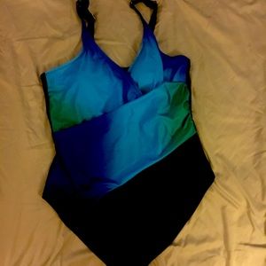 Women’s swimming suit